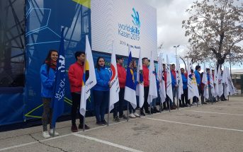 Alumnos del IES Virgen de la Paloma, en la ceremonia de recepción de la bandera de las World Skills, que se celebrará en Kazán (Rusia), en 2019