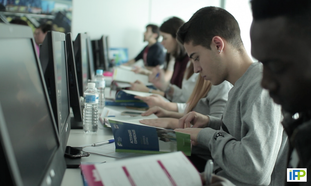 Esemtia FP es la plataforma de gestión diseñada específicamente para responder a la flexibilidad y versatilidad de la Formación Profesional. Por eso trabajan con ella centros punteros como iFP, del Grupo Planeta (en la imagen).