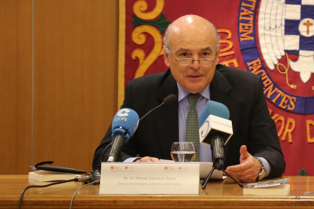 Rafael Sáchez Saus, director del Congreso Católicos y Vida Pública: «La política se ha hecho con el monopolio de la educación y ha recortado libertades a la sociedad» El historiador Rafael Sánchez Saus dirige el 21º Congreso Católicos y Vida Pública, centrado en la libertad de educación.