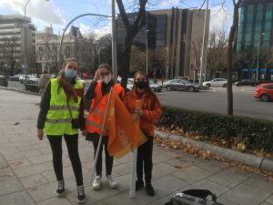 Tres alumnas del Colegio Senara de Madrid, en la manifestación contra la 'Ley Celaá' del 20 de diciembre.
