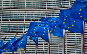 La Comisión Europea presenta el marco regulatorio para el desarrollo de la inteligencia en los diferentes ámbitos de la sociedad. artificial
