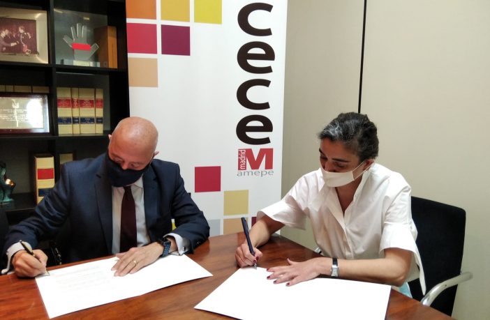 Firma del acuerdo entre CECE-Madrid y la Fundación Compromiso y Transparencia el pasado 20 de abril.