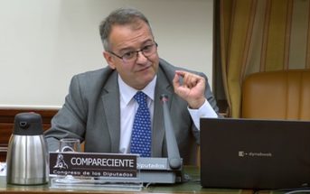 El secretario general de CECE, Santiago García, durante su intervención en la Comisión de Educación y FP del Congreso de los Diputados el 30 de junio.