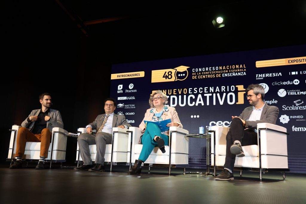 Álvaro Ferrer, Ismael Sanz, Carmen Pellicer y Lucas Gortázar, en el debate que mantuvieron en busca de soluciones a la segregación escolar durante el 48º Congreso de CECE. (Foto: Sergio Cardeña)