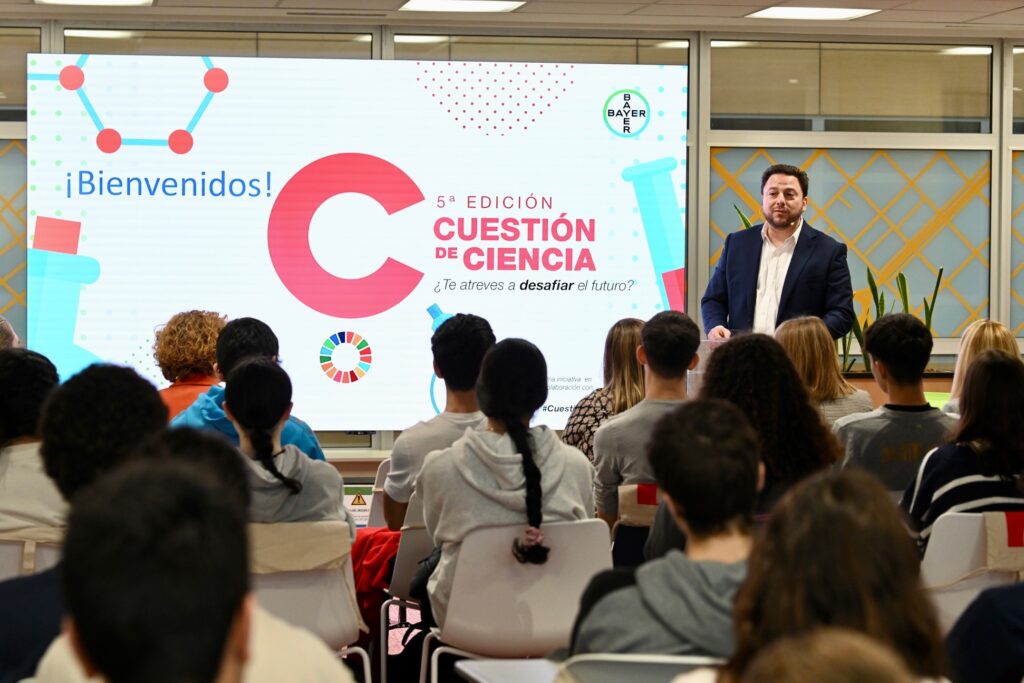 El concurso de monólogos científicos Cuestión de Ciencia de Bayer culmina la ruta de su V edición, que ha reunido a más de 1.800 estudiantes de toda España